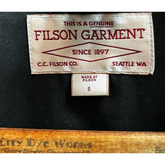 Filson Cover Cloth Mile Marker Coat - Small, Black. INCLUDES add-on Filson Hood. - Picture 12 of 16